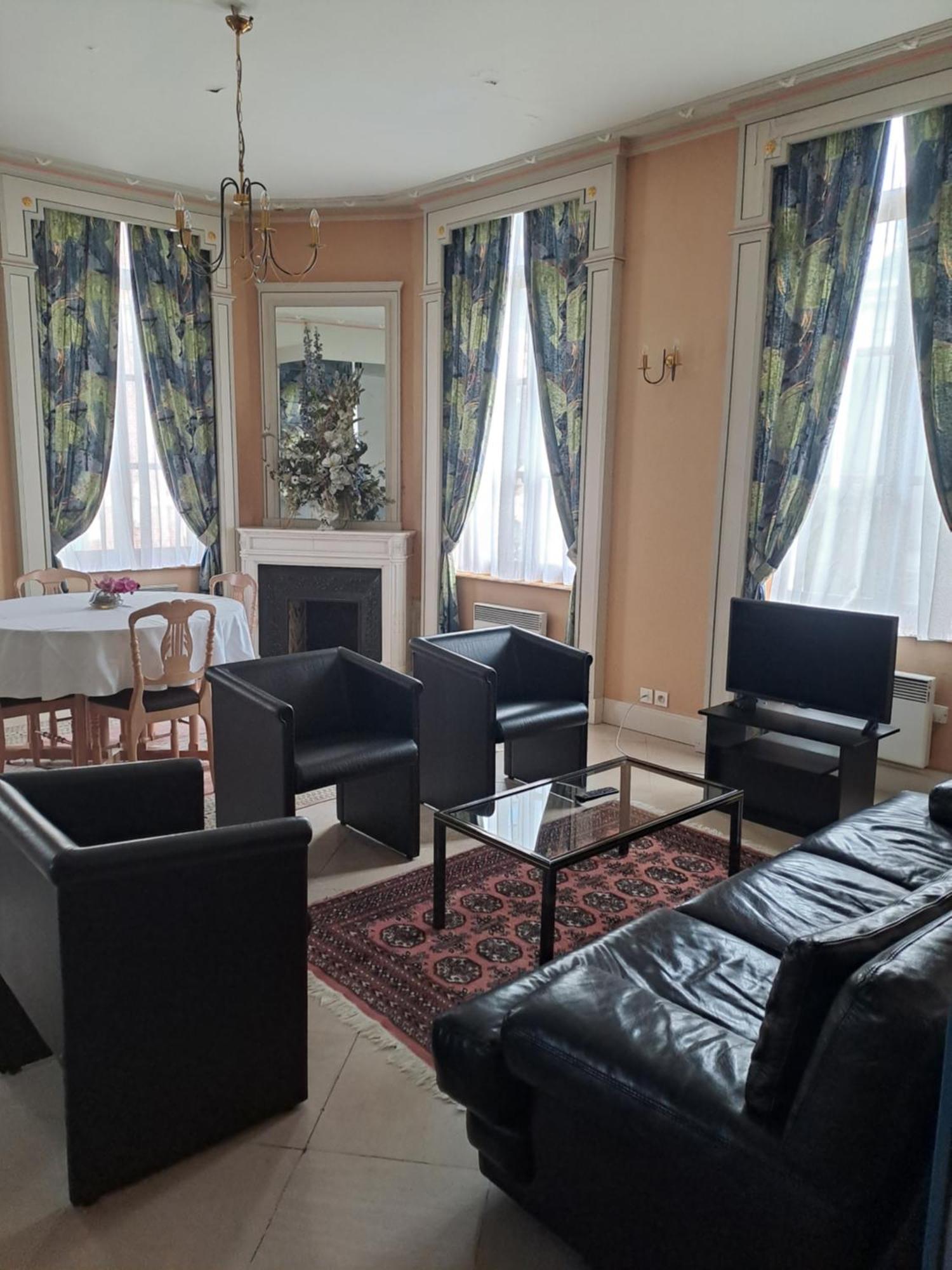 Hotel Particulier Des Canonniers Saint-Quentin  Exteriör bild