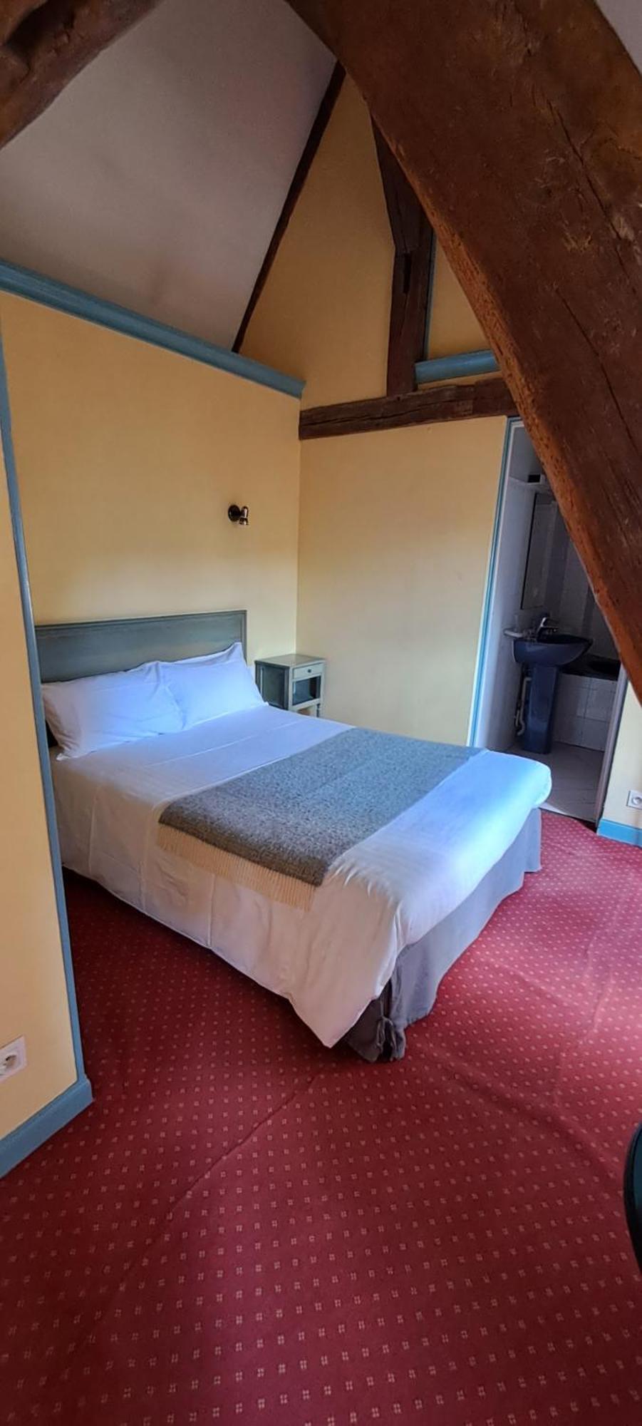 Hotel Particulier Des Canonniers Saint-Quentin  Exteriör bild